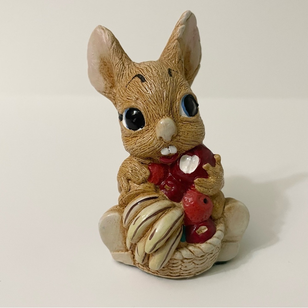 Vtg Pepiware Bunny Figurine Rabbit Chomper Fruit Figure